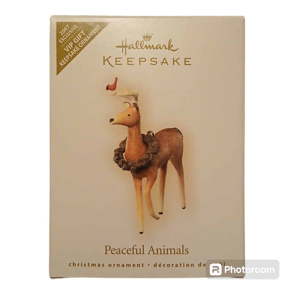 Hallmark Keepsake 2007 Membership ornament Peaceful Animals VIP
